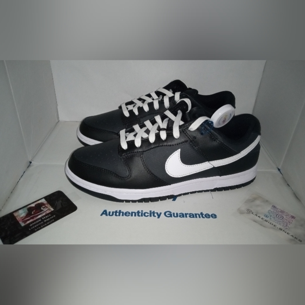 Black Pandas Dunks